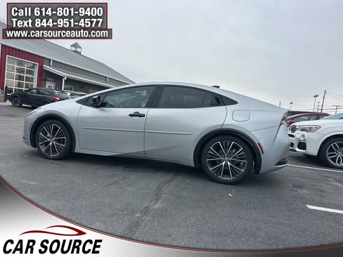 Used 2025 Toyota Prius Limited image 4