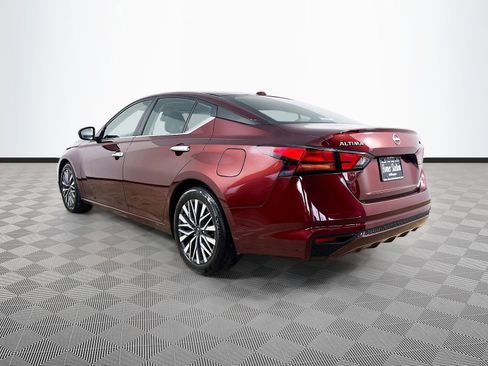 Used 2023 Nissan Altima 2.5 SV FWD image 5