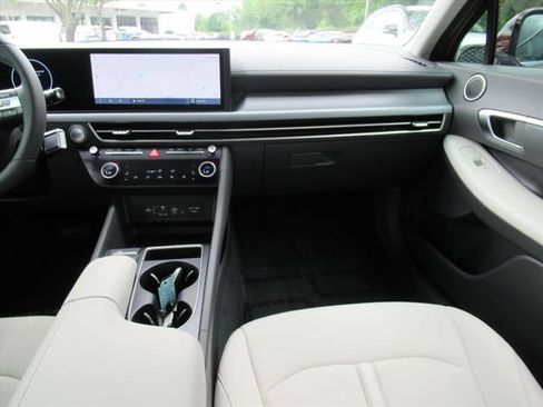 Used 2024 Hyundai Sonata SEL w/ Convenience Package FWD image 13