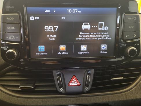 Used 2019 Hyundai Elantra GT FWD image 25