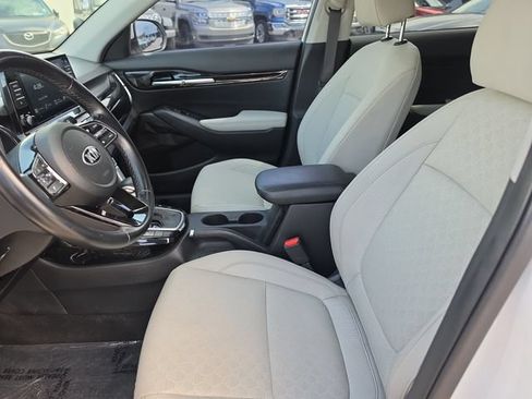 Used 2021 Kia Seltos EX AWD/4WD image 15