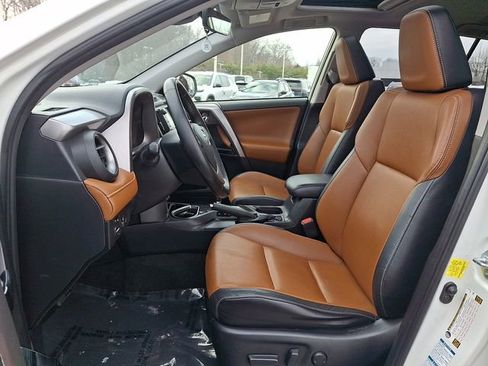 Used 2017 Toyota RAV4 Limited image 15