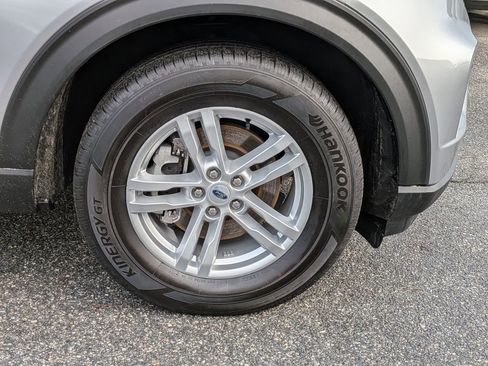 Certified 2023 Ford Explorer XLT w/ Equipment Group 202A image 12