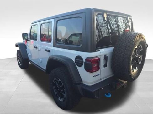 Used 2025 Jeep Wrangler Unlimited Rubicon 4xe w/ Convenience Group AWD/4WD image 3