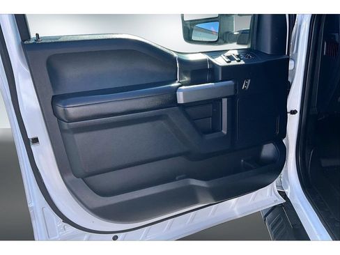 Used 2019 Ford F150 XLT w/ Equipment Group 302A Luxury AWD/4WD image 18