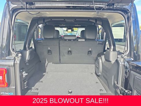 New 2025 Jeep Wrangler Unlimited Rubicon 4xe w/ Technology Group AWD/4WD image 12