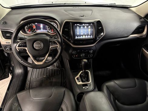 Used 2018 Jeep Cherokee Limited image 19