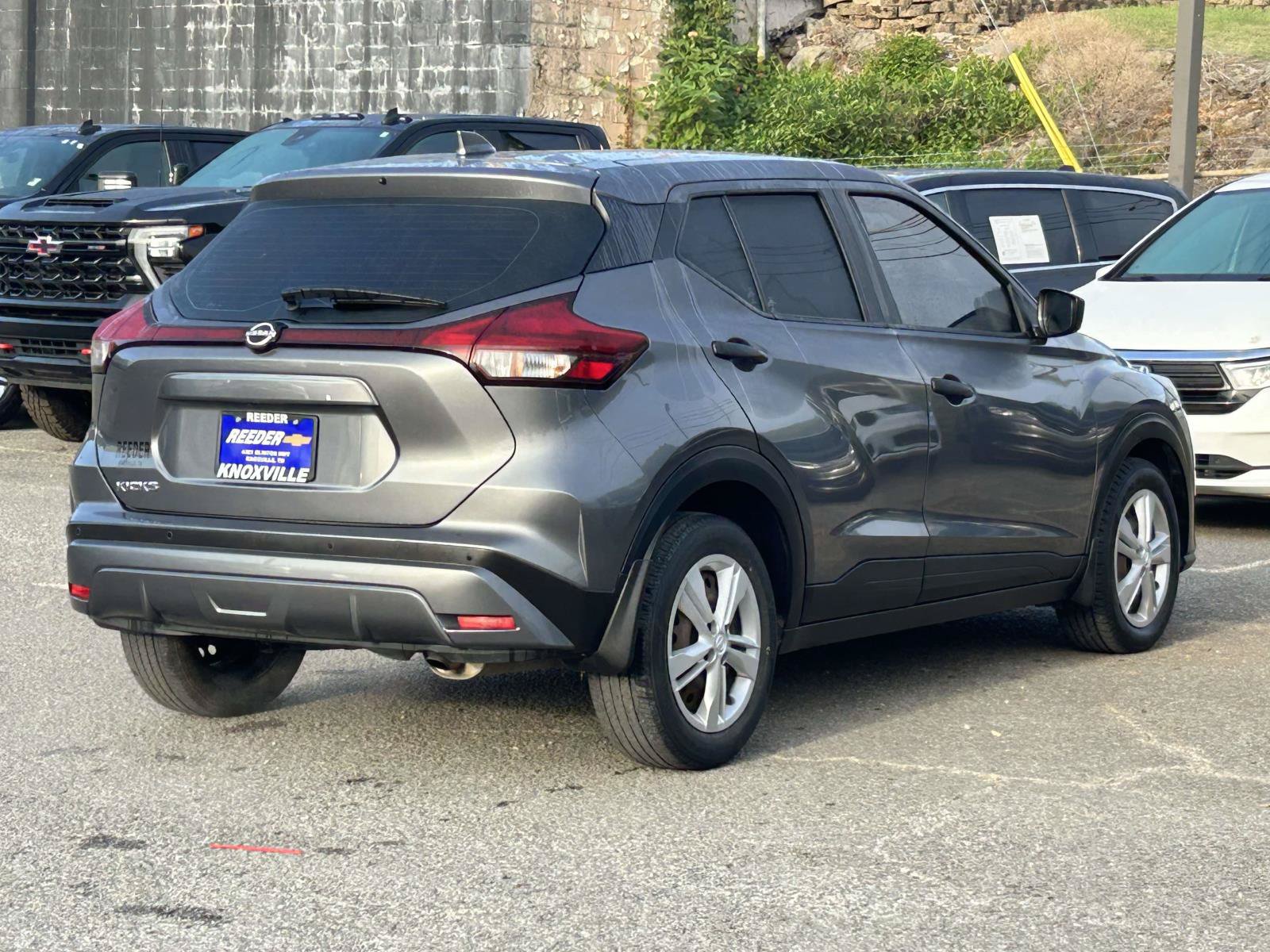 Used 2022 Nissan Kicks S FWD image 7