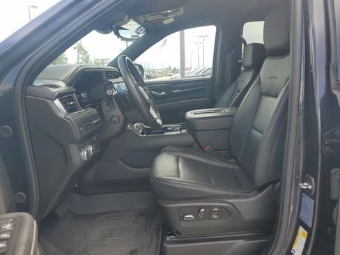 Used 2023 GMC Yukon Denali w/ Advanced Technology Package AWD/4WD image 20