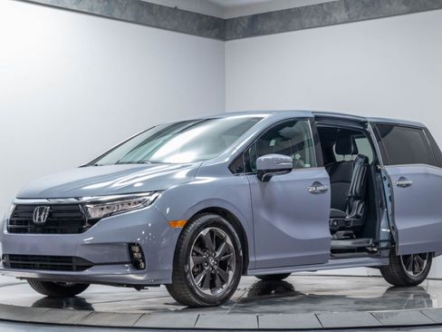 Used 2024 Honda Odyssey Elite image 2