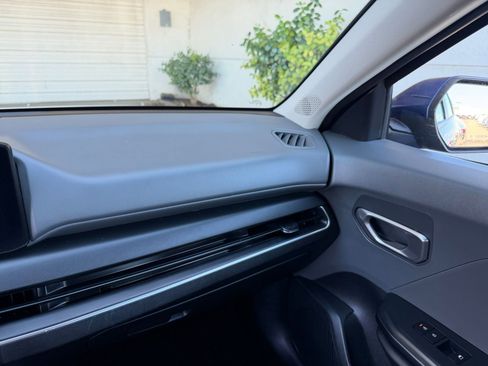 Used 2025 Kia K4 LXS image 36