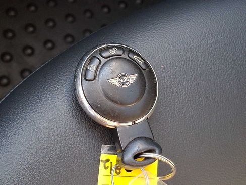 Used 2011 MINI Cooper Clubman FWD image 22