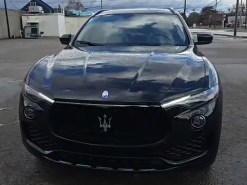 Used 2017 Maserati Levante w/ Sport Package image 18