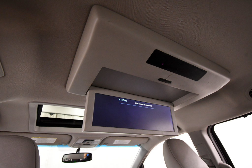 Used 2017 Toyota Sienna XLE Premium FWD image 18