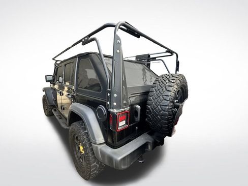 Used 2018 Jeep Wrangler Unlimited Sport image 4