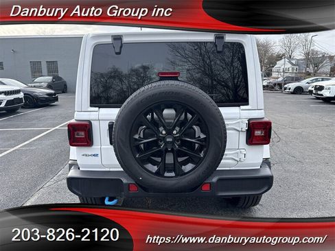 Used 2024 Jeep Wrangler Unlimited Sahara AWD/4WD image 5
