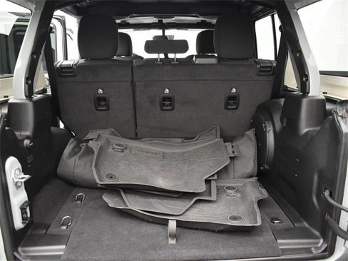 Used 2023 Jeep Wrangler Unlimited Rubicon 4xe image 10