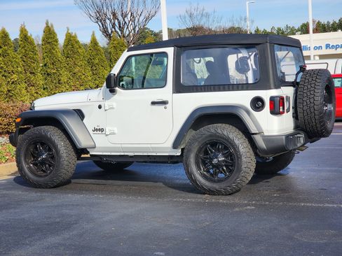 Used 2025 Jeep Wrangler Sport image 10