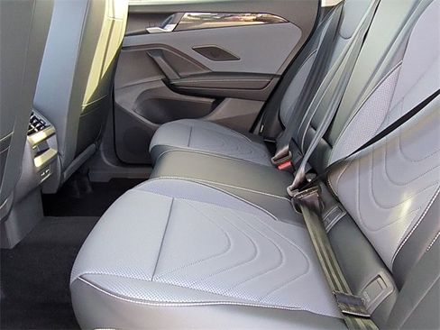 New 2026 Volkswagen Tiguan SE image 16