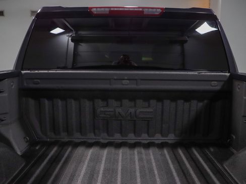 Used 2022 GMC Sierra 1500 SLT w/ SLT Premium Package AWD/4WD image 31