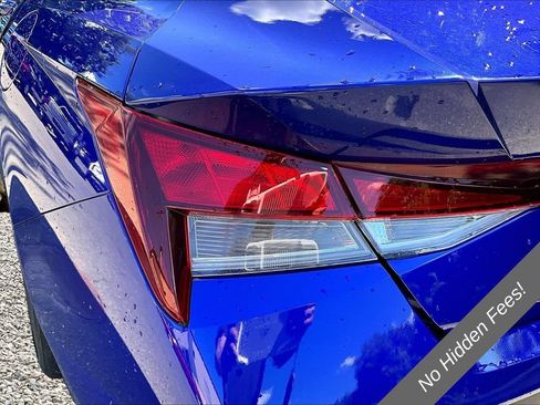 Used 2025 Hyundai Elantra SE FWD image 26