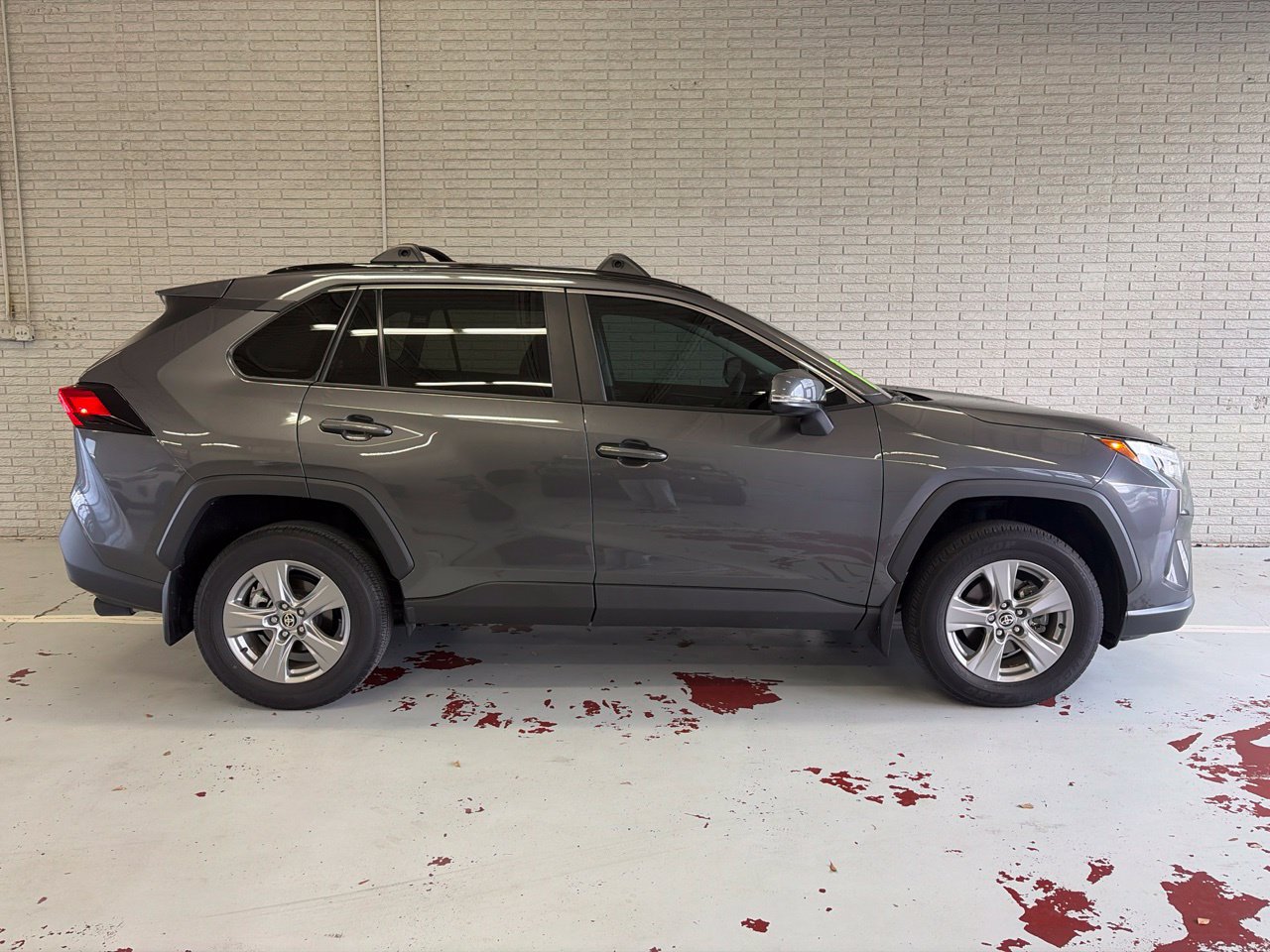 Used 2024 Toyota RAV4 XLE w/ Convenience Package FWD image 2