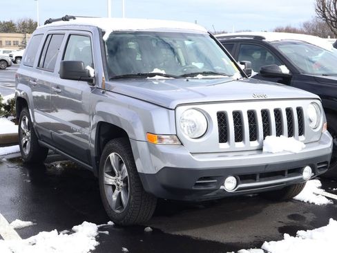 Used 2017 Jeep Patriot High Altitude image 3
