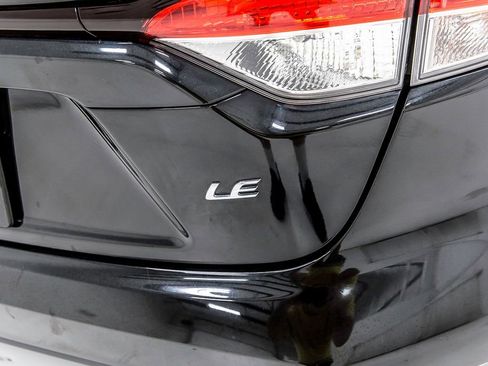 Used 2020 Toyota Corolla LE FWD image 8