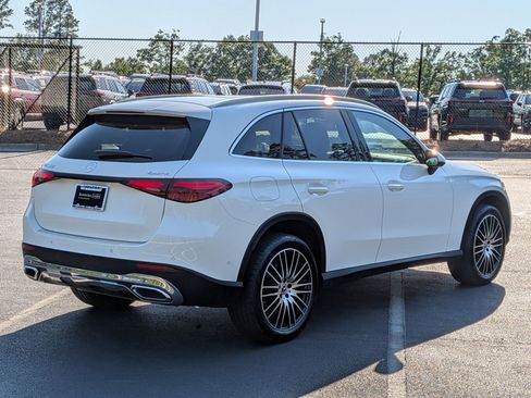 Used 2025 Mercedes-Benz GLC 300 4MATIC image 10