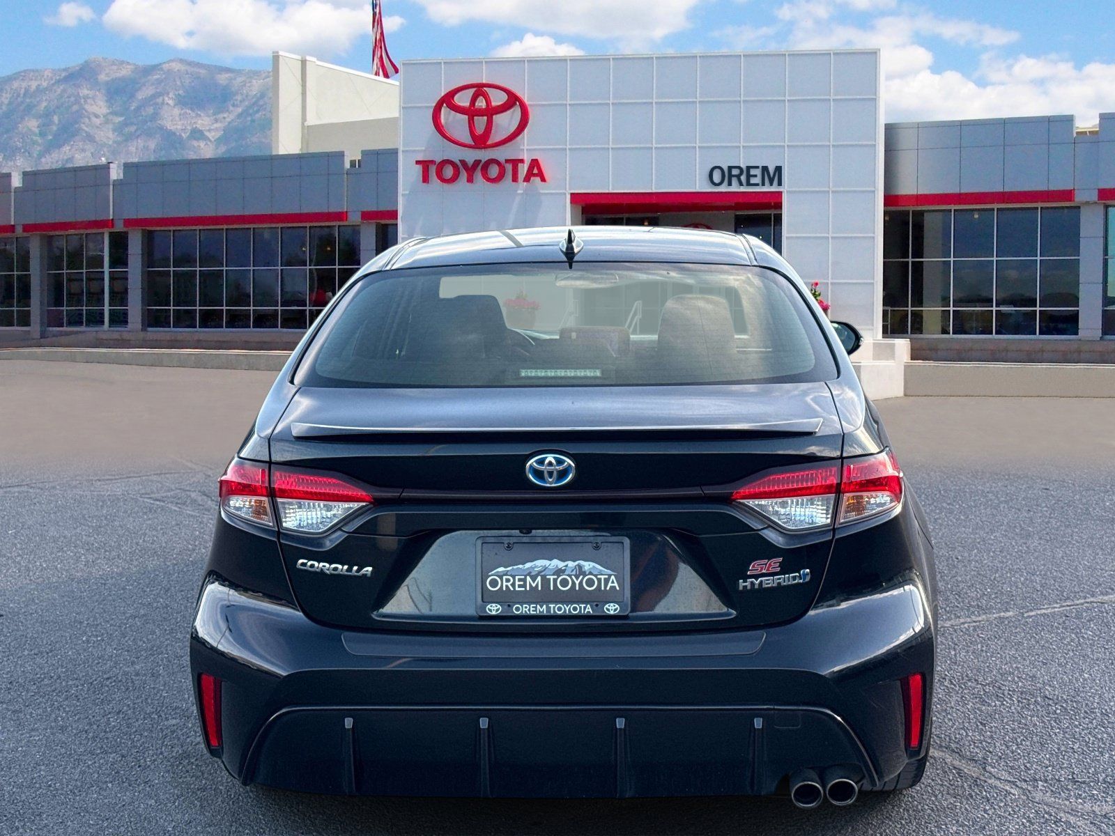 Used 2024 Toyota Corolla SE w/ SE Package FWD image 5