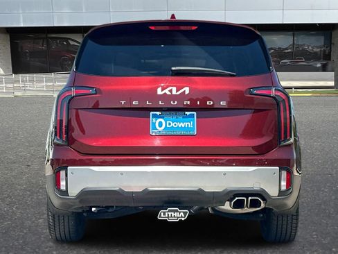 Used 2023 Kia Telluride EX w/ EX Captain's Chair Package FWD image 8