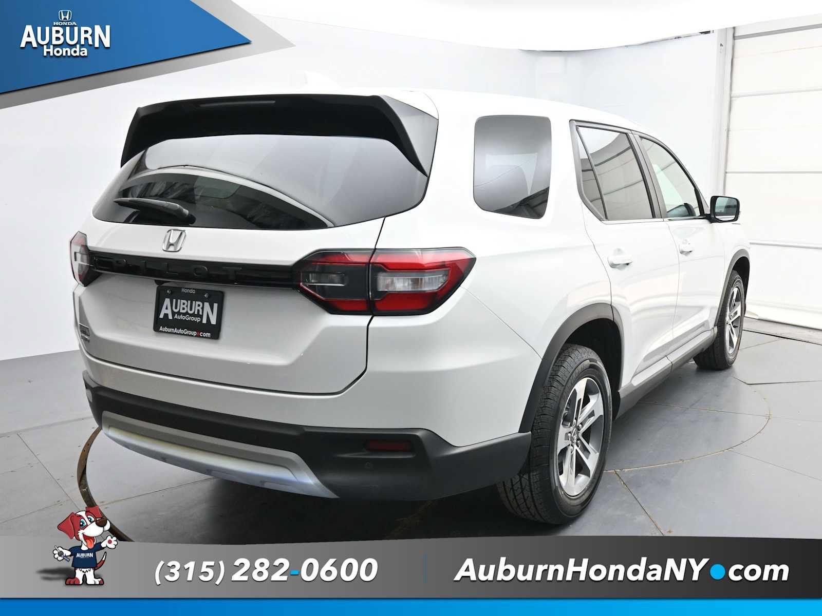Used 2023 Honda Pilot EX-L image 4