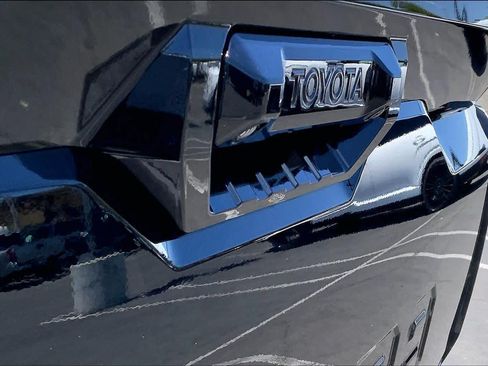 New 2026 Toyota Tundra Limited AWD/4WD image 15