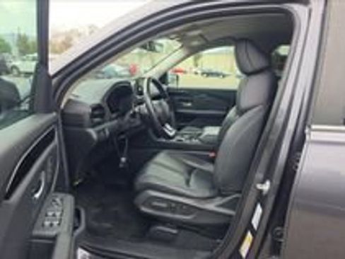 Used 2025 Honda Pilot EX-L image 18