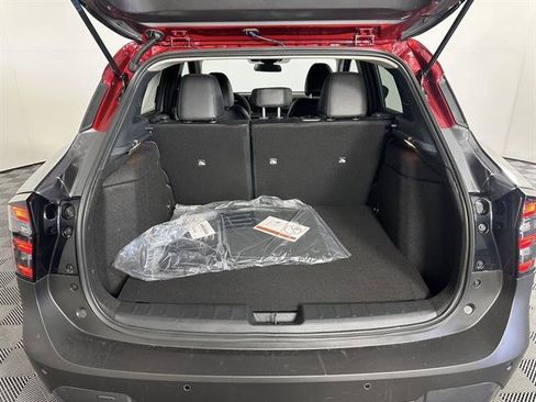 New 2025 Nissan Kicks SR image 15