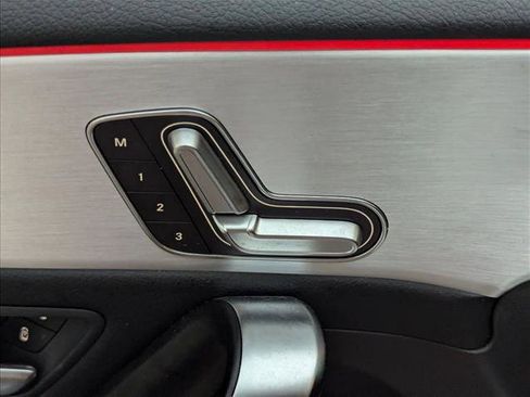 Used 2022 Mercedes-Benz CLA 250 image 11