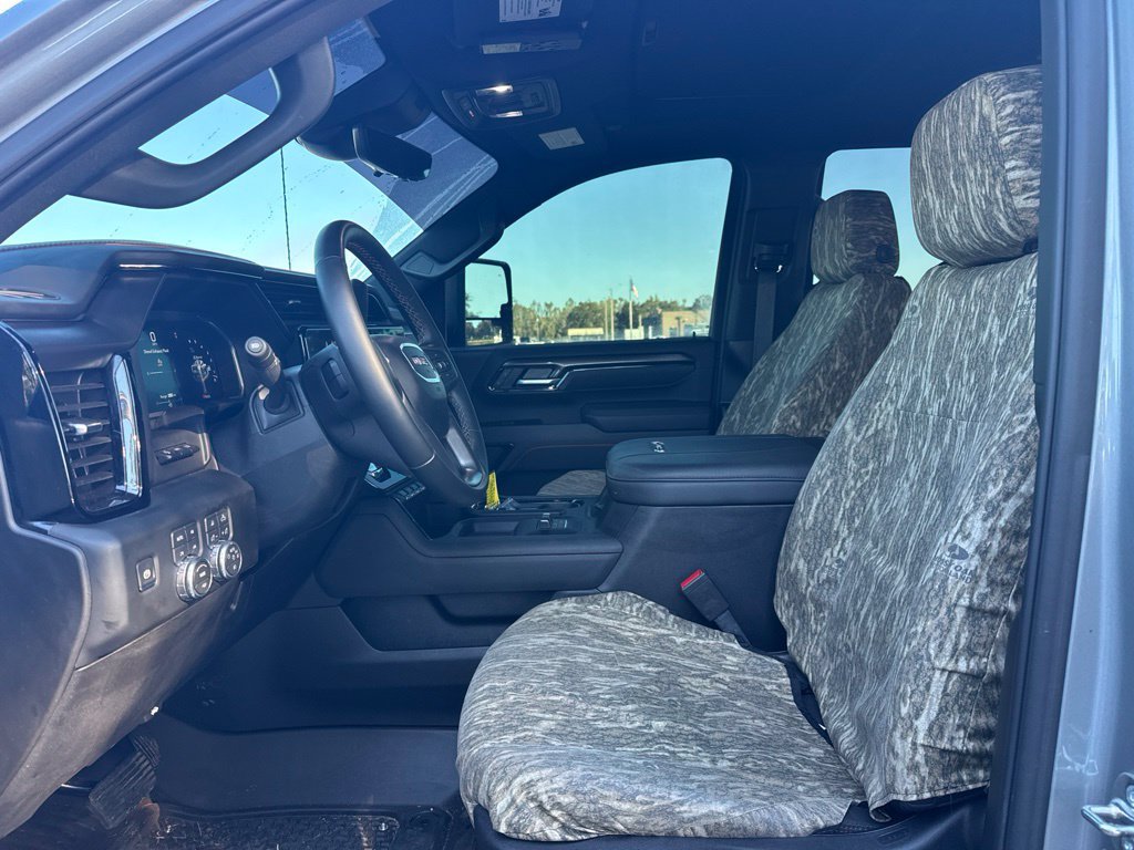 Used 2026 GMC Sierra 3500 AT4 w/ AT4 Premium Plus Package AWD/4WD image 9