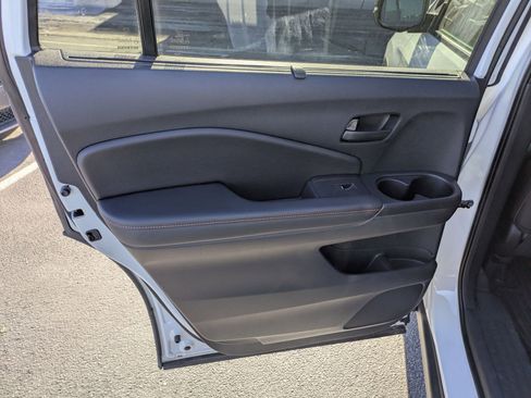 Used 2025 Honda Passport TrailSport image 32