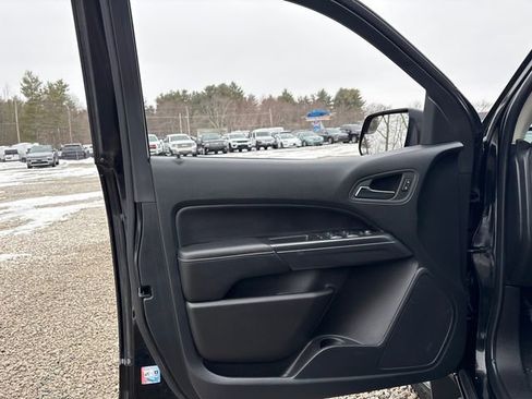 Used 2022 GMC Canyon AT4 image 21