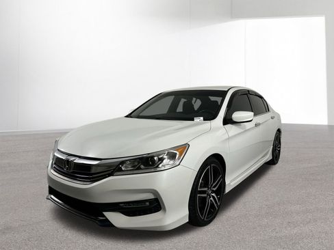 Used 2017 Honda Accord Sport image 23
