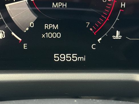 Used 2025 GMC Acadia AT4 AWD/4WD image 33