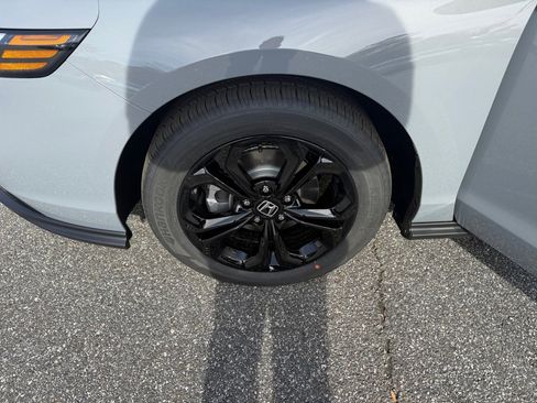 New 2025 Honda Accord SE image 27