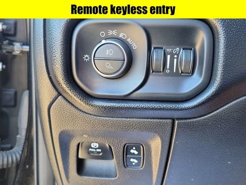 Used 2019 RAM 1500 Big Horn AWD/4WD image 19