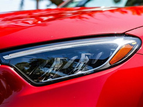 New 2025 Mercedes-Benz GLC 350e 4MATIC image 7