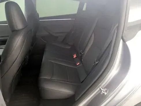 Used 2025 Tesla Model 3 Long Range image 8