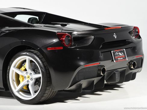 Used 2016 Ferrari 488 Spider RWD image 16
