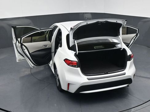 Used 2020 Toyota Corolla LE image 21