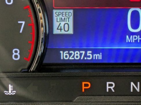 Used 2023 Ford Explorer ST-Line w/ Class IV Trailer Tow Package image 15