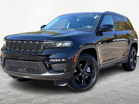 Used 2023 Jeep Grand Cherokee Limited w/ Black Appearance Package image 2