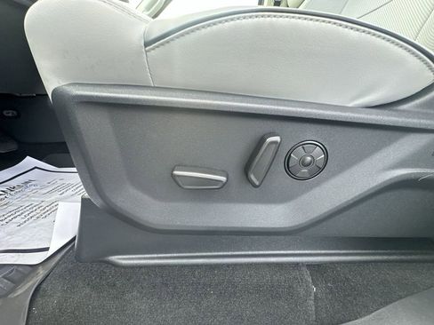 New 2026 Ford Expedition Max Platinum image 18